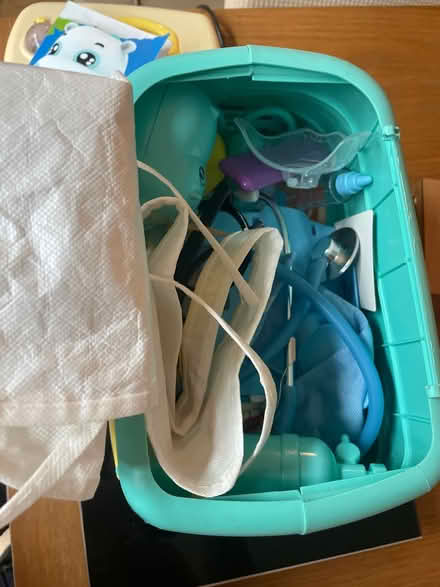 Photo of free Doctor toy set (EC1V Angel) #2