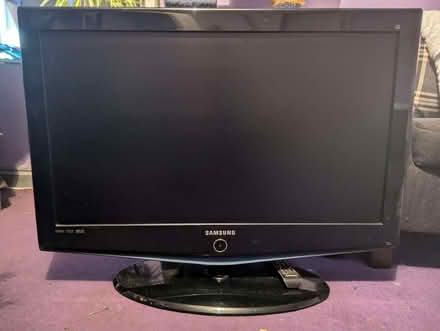 Photo of free 32" Samsung Tv (Tredworth GL1) #1