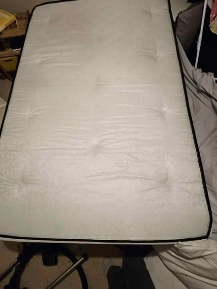 Photo of free QUEENsize divan spotless mattress (SW18) #4