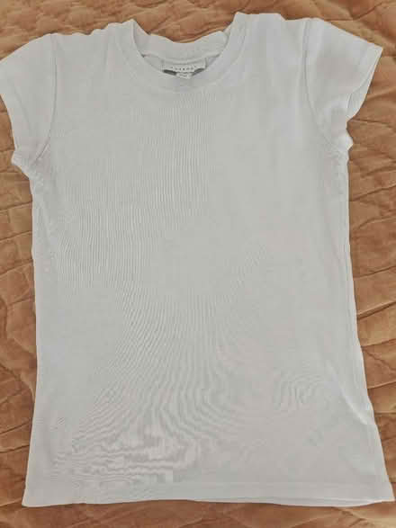 Photo of Women's tshirts size XS/S (Wood Green N22) #1