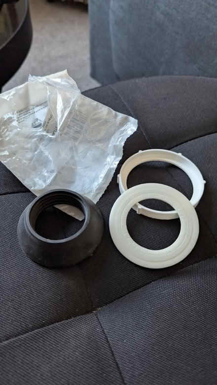 Photo of free Dudley Basin Waste Seal KIT (Princes Park) #2