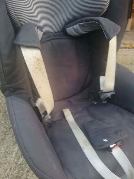 Photo of free Maxi-Cosi Car Seat (Group 1 size - I think!) (Headingley LS6) #4