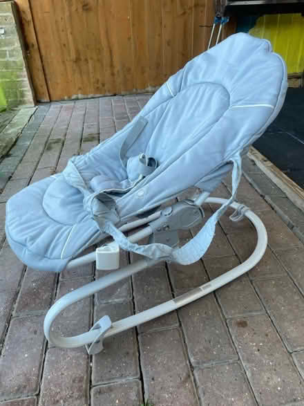 Photo of free Baby bouncer chair (Se279) #1