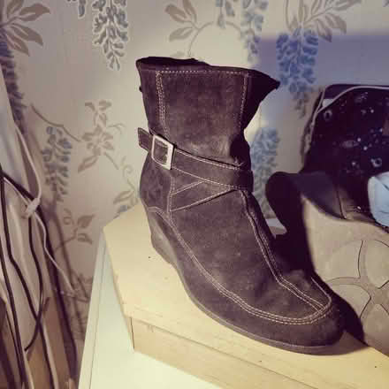 Photo of free Boots (Reddish SK5) #2