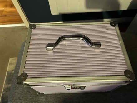 Photo of free Make up / cosmetics case (Ware SG12) #2