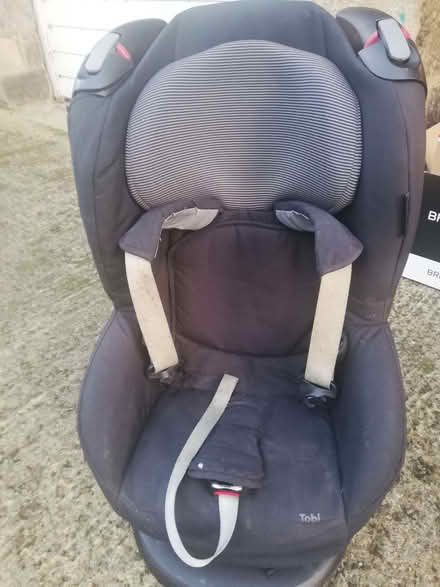 Photo of free Maxi-Cosi Car Seat (Group 1 size - I think!) (Headingley LS6) #2