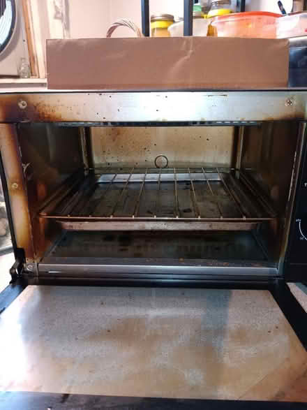 Photo of free Small Toaster oven (used, as-is) (Norristown, PA 19401) #4