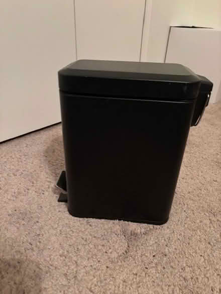 Photo of free Small black trash bin (Willow Glen) #2