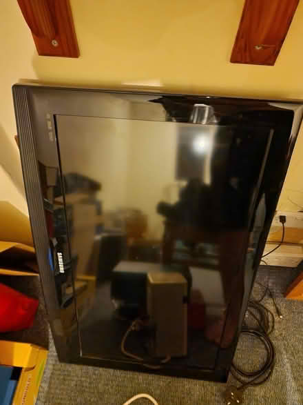 Photo of free Working TV - No stand/remote (Hersham KT12) #2
