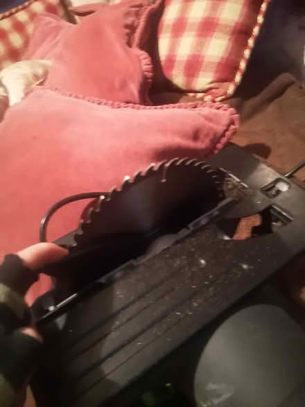 Photo of free Power circular saw (Gerrards Cross SL98TD) #3