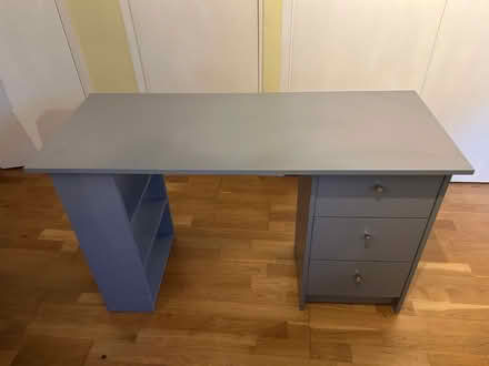 Photo of free Desk (Cookham Rise SL6) #1