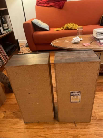 Photo of free Fisher speakers (Astoria) #2