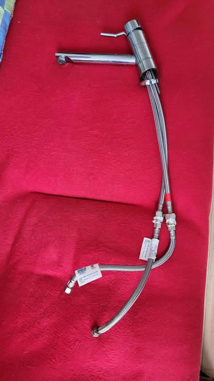 Photo of free Kitchen faucet, single handle (Hintonburg) #1