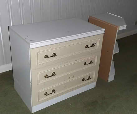 Photo of free Set of drawers and side shelves (Worcester Park KT4) #4