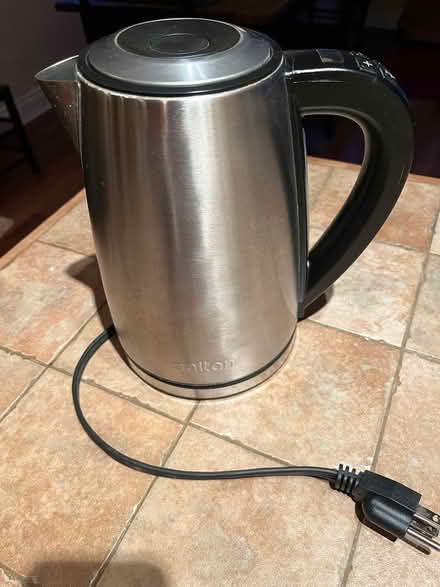 Photo of free Electric Kettle (Aylmer Lakeview Terrace) #1