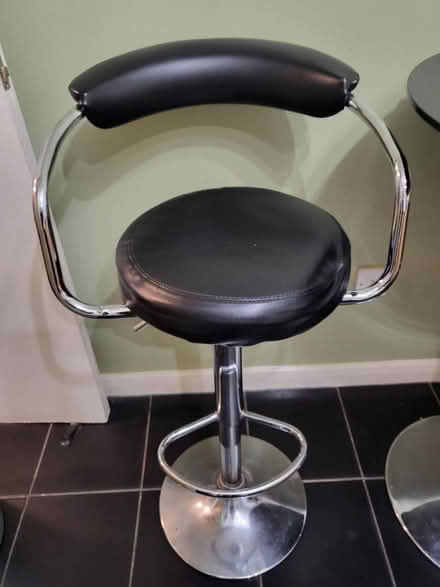 Photo of free 2 x bar stool (Kenley) #1