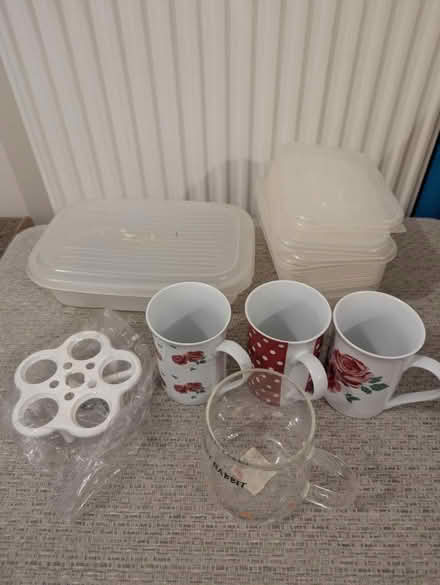 Photo of free Kitchen items (mugs, containers) (Colindale, NW9) #1