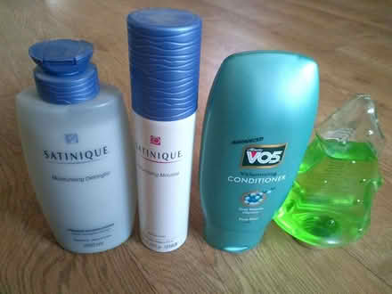 Photo of free Hair Care Toiletries (IP5) #1