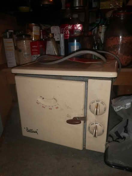 Photo of free Vintage mini. Cooker (Gerrards Cross SL98TD) #1