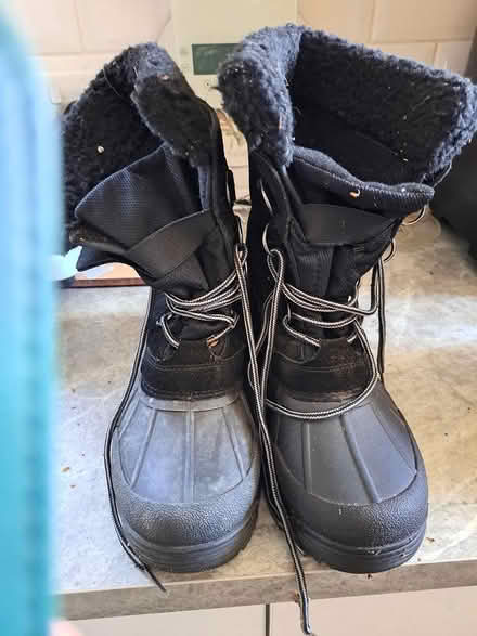 Photo of free Snow walking boots (Galleywood CM2) #1