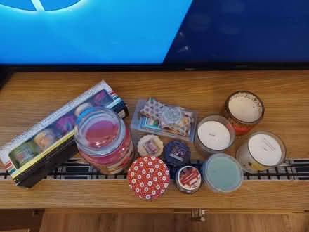 Photo of free Various candles and wax melts (New addington) #1