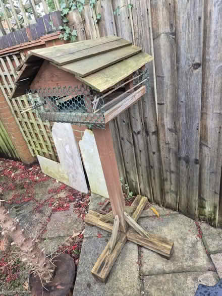 Photo of free Bird table (Rufford. L40) #1