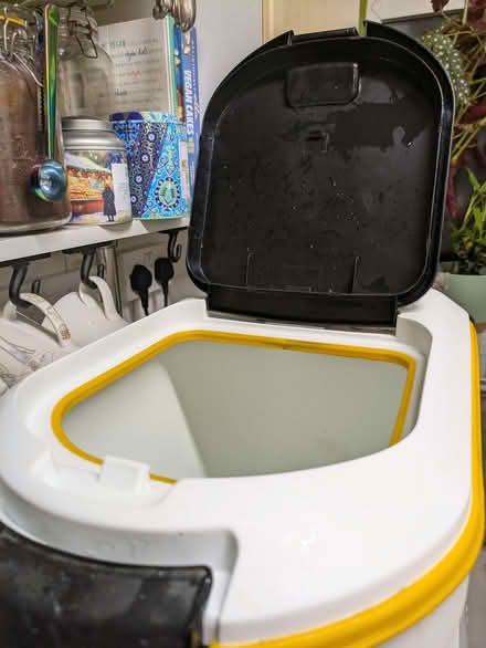 Photo of free Dog/Cat/Animal Food Storage Bin (Uphill BS24) #1