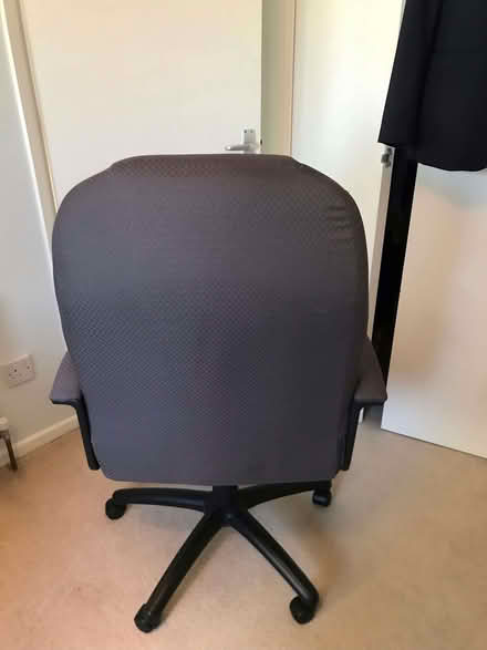 Photo of free Desk/Computer Chair (Blackheath SE3) #2