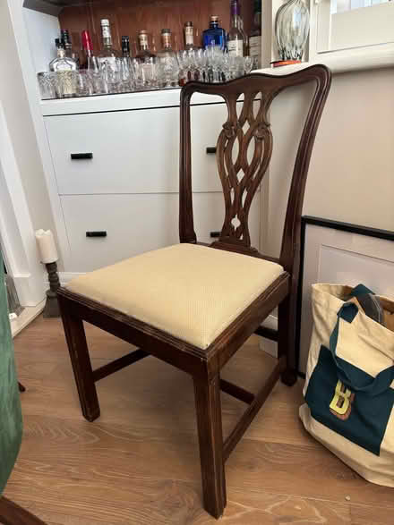 Photo of free Chair Single (Ware) #1