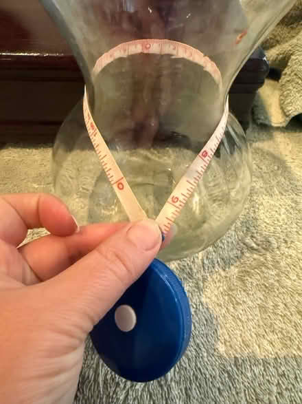 Photo of two 7” curvy vases (Near Woodside Plaza) #3