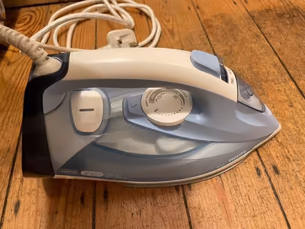 Photo of free Steam Iron with damaged soleplate (Orpington, BR6) #3