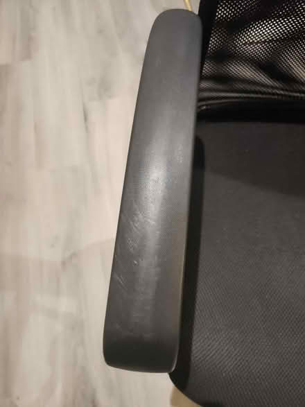 Photo of free Desk chair (DA1) #3