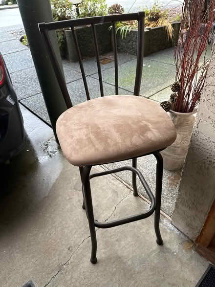 Photo of free Swivel chair (North Vancouver) #1
