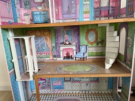 Photo of free Doll house (SG4 hitchin) #2