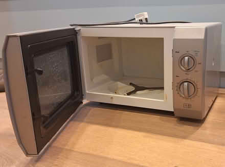 Photo of free Microwave oven (E17 Queens/Boundary Road) #2