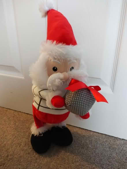 Photo of free Dancing Santa (Wootton OX1) #1