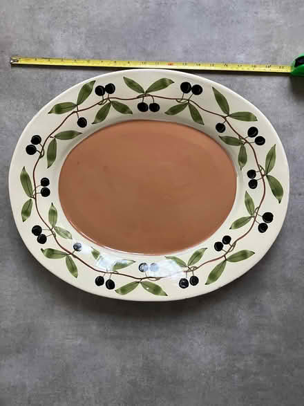 Photo of free Large decorated pottery plate/dish (Chalkhouse Green RG4) #1