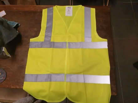 Photo of free Hi vis vest medium (Stoke Heath CV6) #1