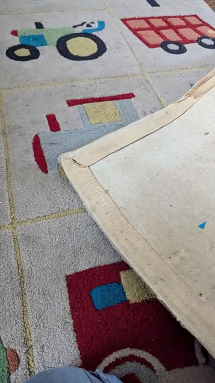 Photo of free Children's rug (King George's Park: SW18 4) #4