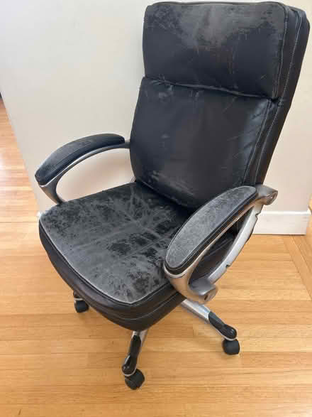 Photo of free Office desk chair (Oakland) #1