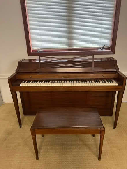 Photo of free Piano - Baldwin Acrosonic (Belmont) #1