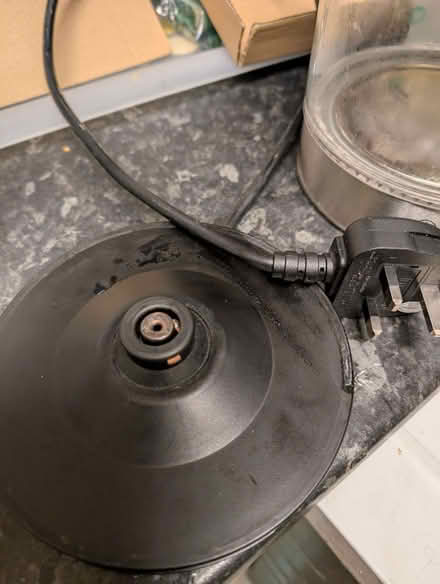 Photo of free glass kettle (Wybourn S2) #1