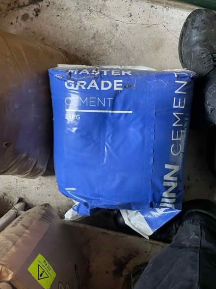Photo of free Building sand and cement, unopened (East Oxford OX4) #2