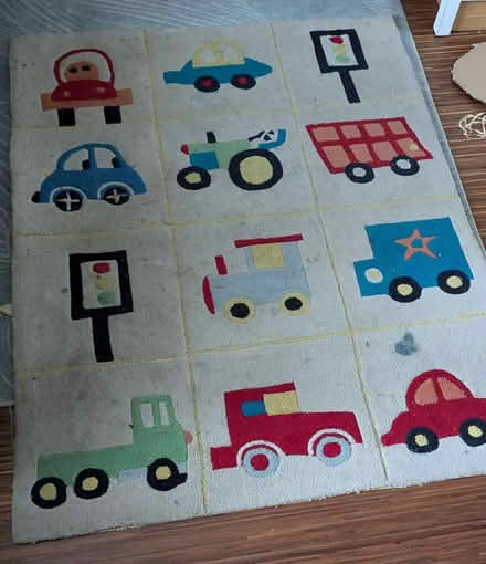 Photo of free Children's rug (King George's Park: SW18 4) #2