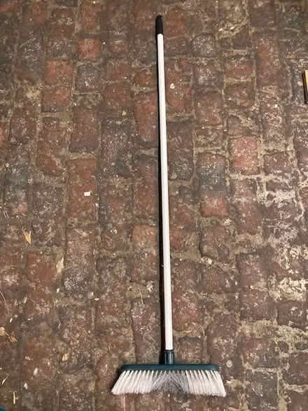 Photo of free Old (soft) broom (Wheatley OX33) #1