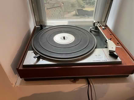 Photo of free Golding GL 75 turntable (BN16EB) #1