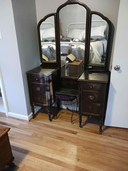 Photo of free Dressing table (SW Raleigh) #1