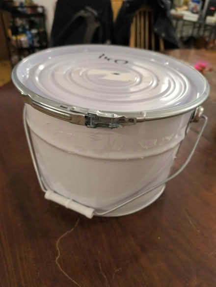 Photo of free Metal bucket with secure lid (Bermondsey SE1) #1