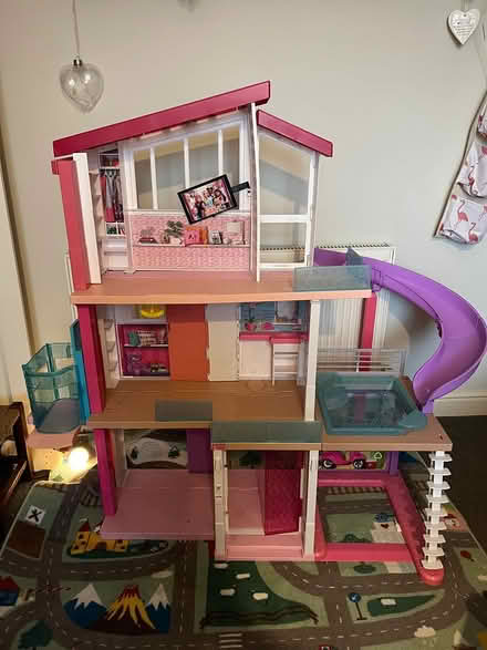 Photo of free Barbie dream house (Coundon CV6) #1