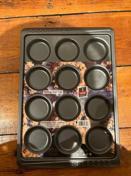 Photo of free 12 cup bun tray (Woodlands TW7) #1